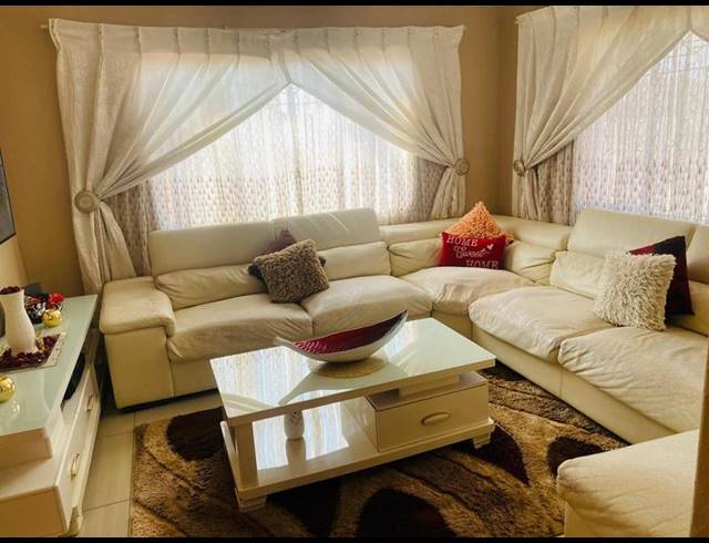 3 BEDROOM HOUSE FOR SALE IN PROTEA GLEN